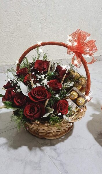 Panier Cadeau Roses et Chocolats