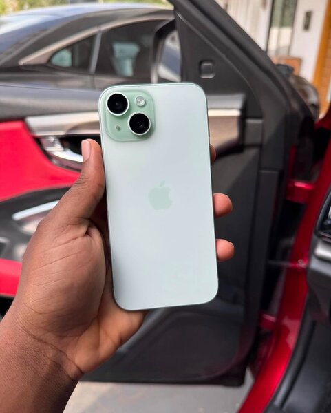 Pre-owned iPhone 15 128Gb ESIM Locked Bh 100%