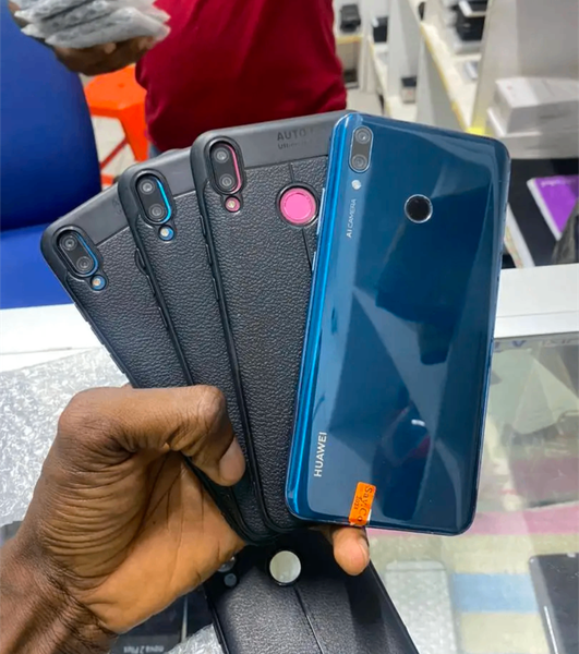 HUAWEI Y9