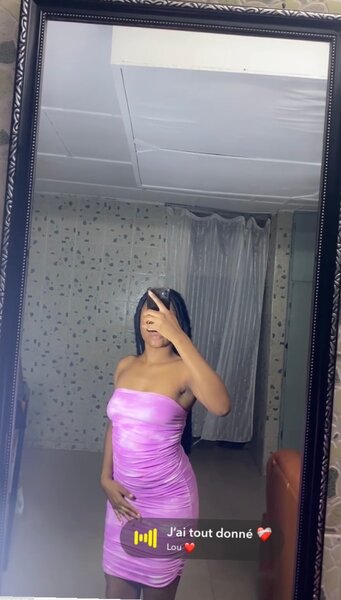 Robe moulante violette élégante