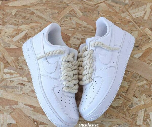 AIR FORCE BLANC AVEC DE GROSSE SEMELLES