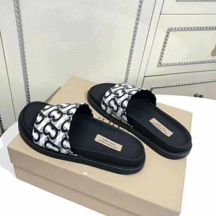 Tongs élégantes pour hommes