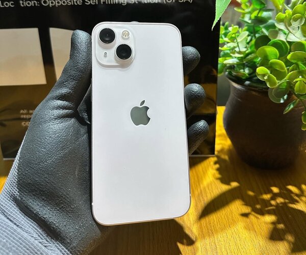 iPhone 13