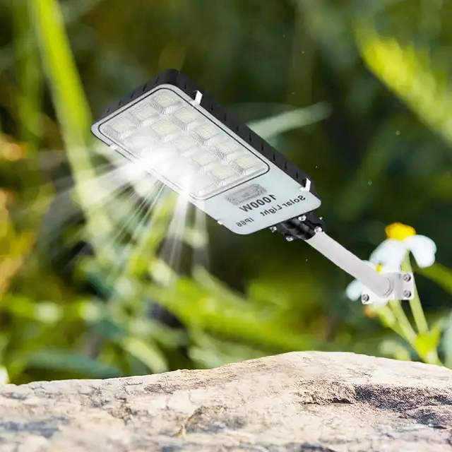 SOLAR STREET LIGHT