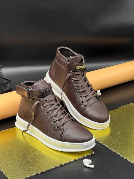 TIMBERLAND BROWN AND COFFEE