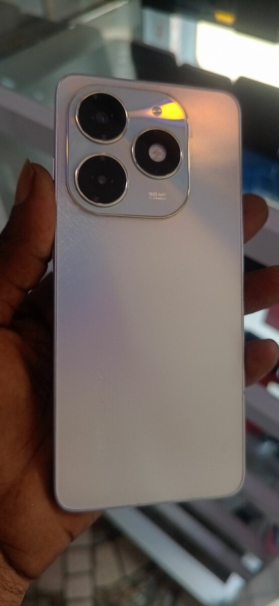 Tecno spark 20
