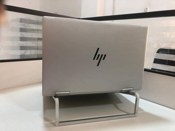 Laptop stand