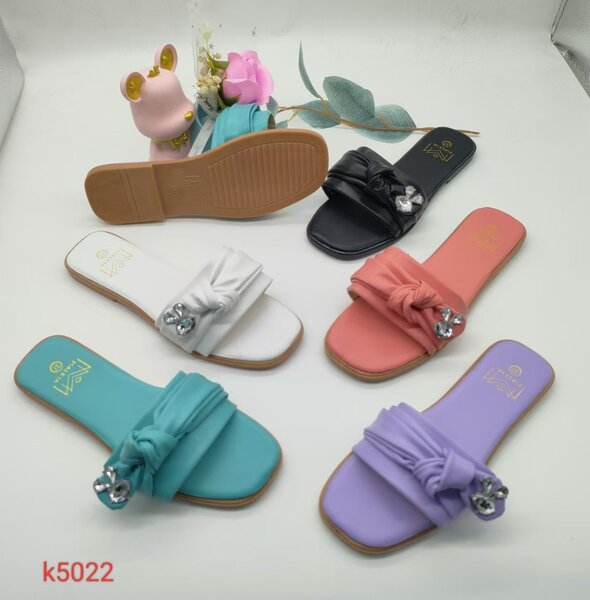 Ladies slippers