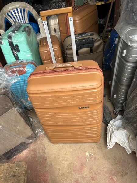 Moyen valise en gomme
