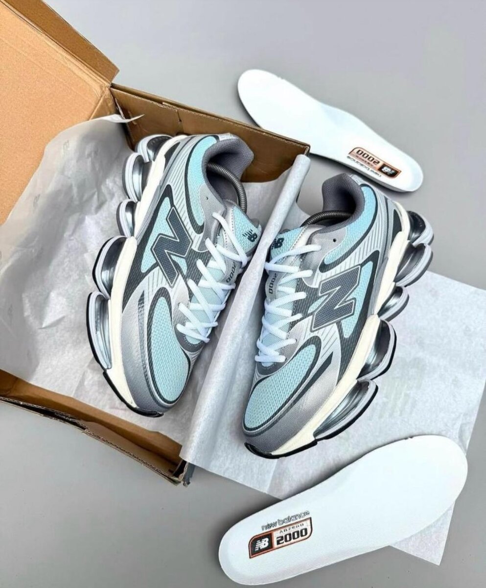 New Balance 2000