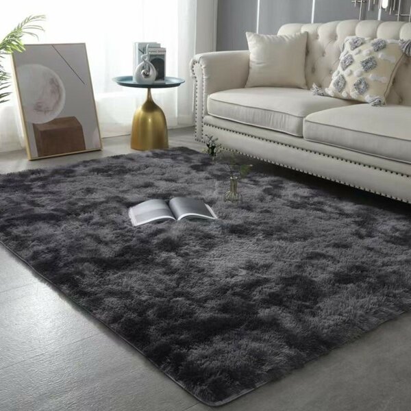 Fluffy carpet