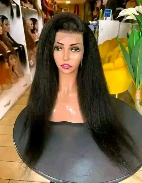 Perruques en cheveux synthétiques