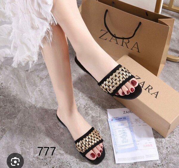 Ladies slippers