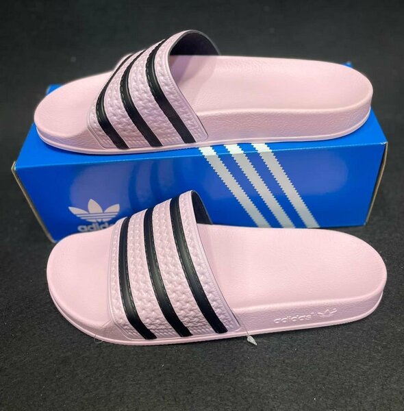Claquettes original disponible