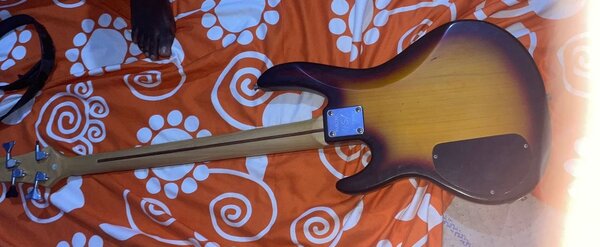 Une guitare