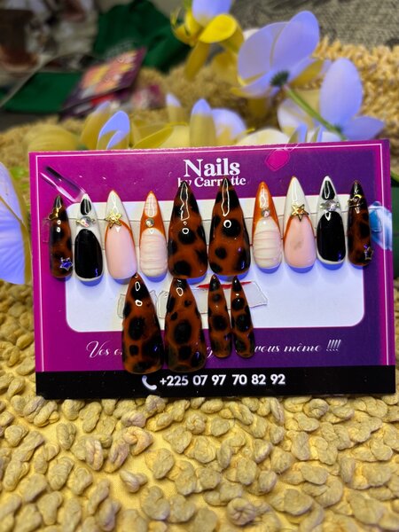 PRESS ON NAILS
