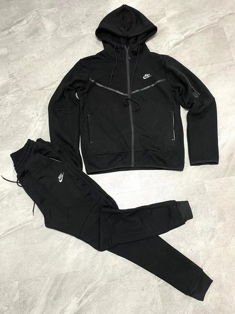 Nike tech