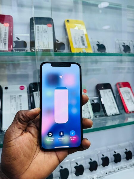 iPhone 12 simple 64Go Casi neu