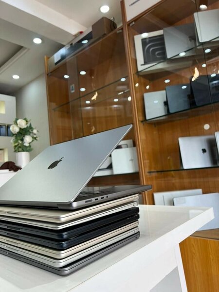 *2022 MACBOOK AIR*
