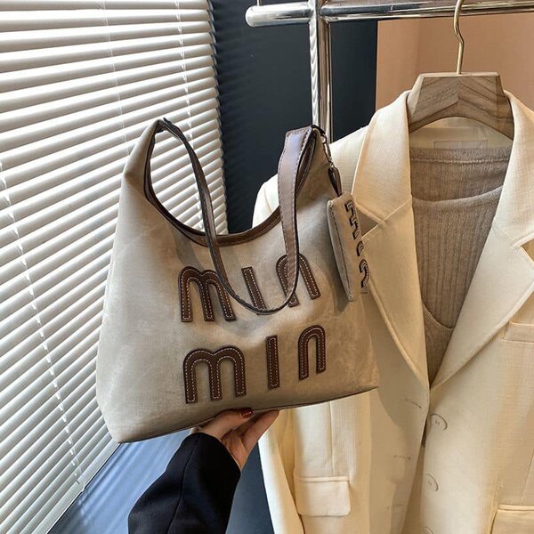 Sac très chic disponible 