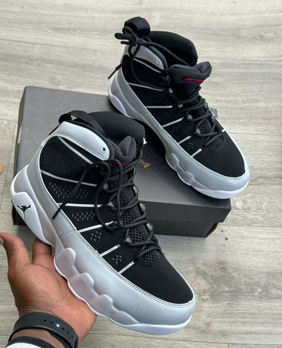 Jordan Sneakers