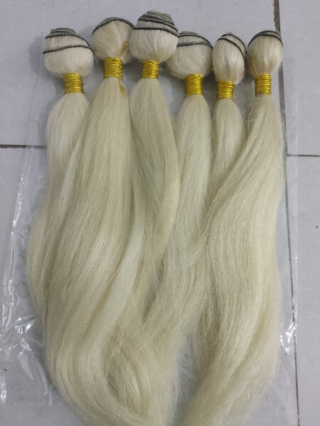 Extensions cheveux blonds soyeux