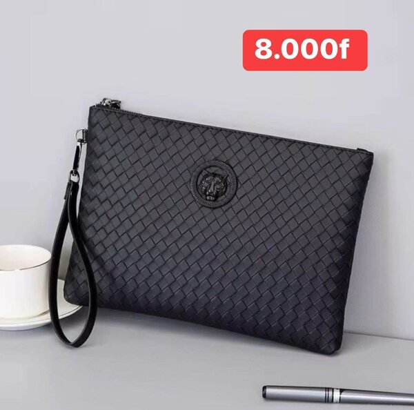 Pochette en cuir tressé