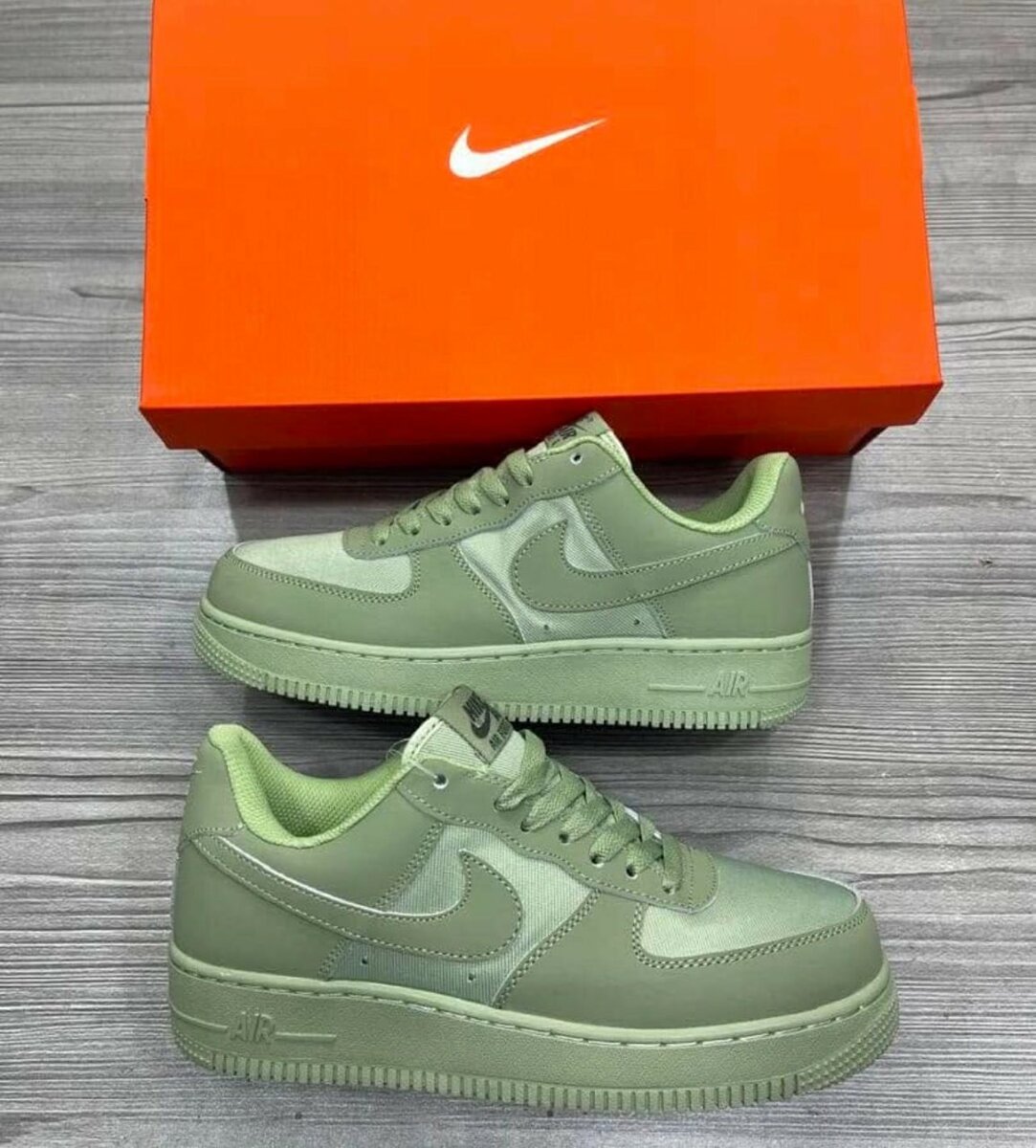 NIKE AIRFORCE GREEN