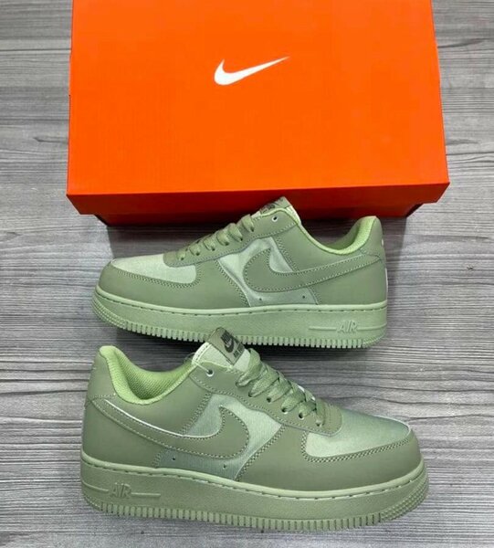 NIKE AIRFORCE GREEN