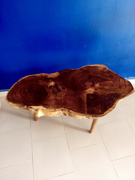 Table basse en bois massif
