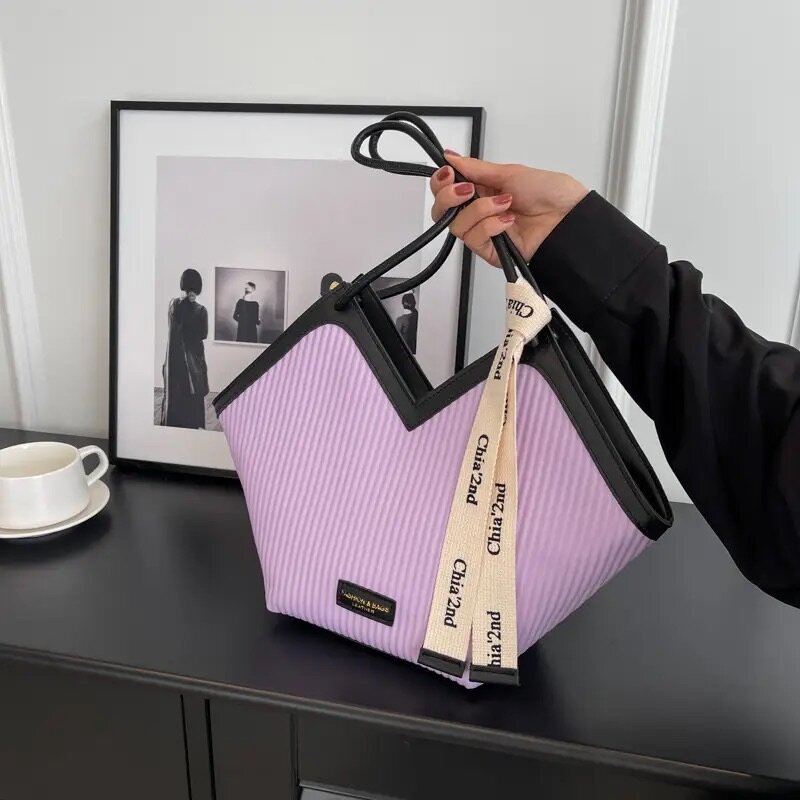 Ladies arm bag