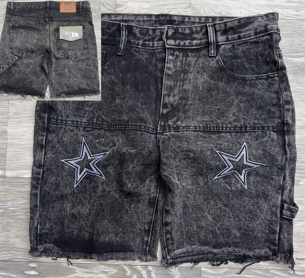 Short en jean noir étoilé