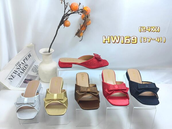 Ladies slippers