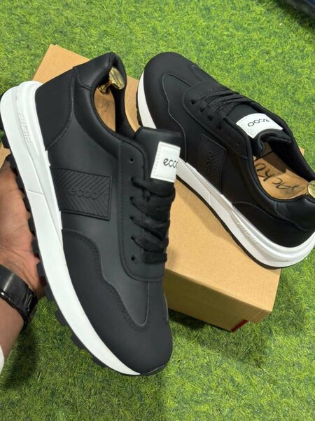 Chaussures de sport noires homme
