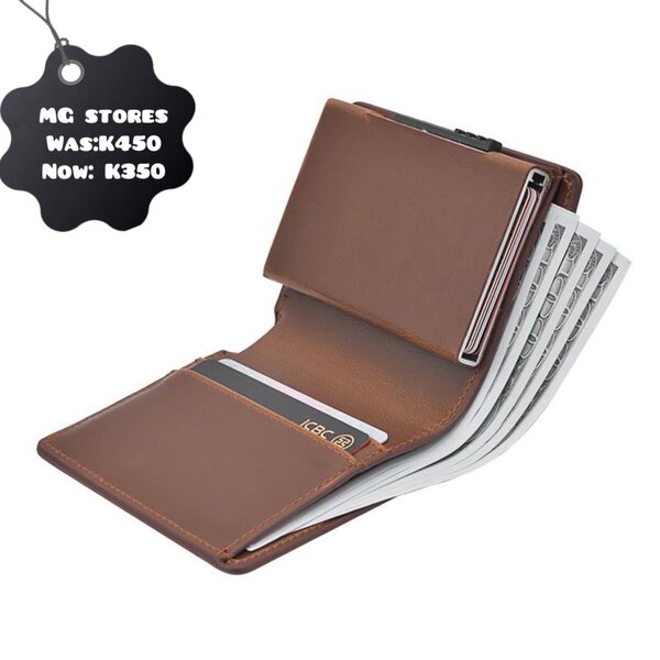 Cardholder/wallet