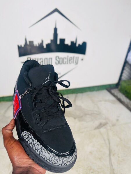 Black cat Jordan 3