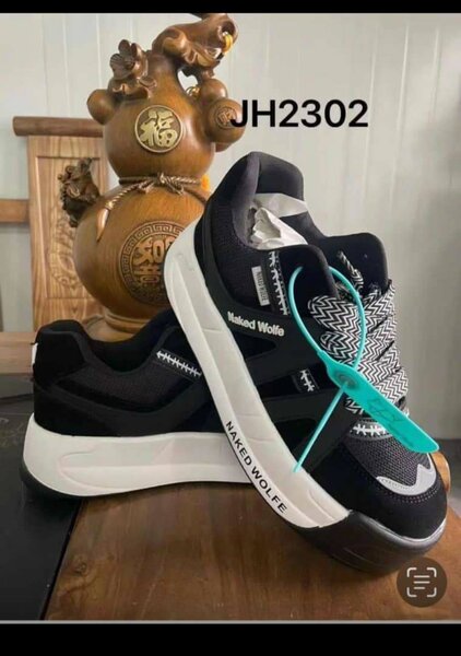 Sneakers mode Naked Wolfe