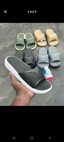 Claquettes confort homme