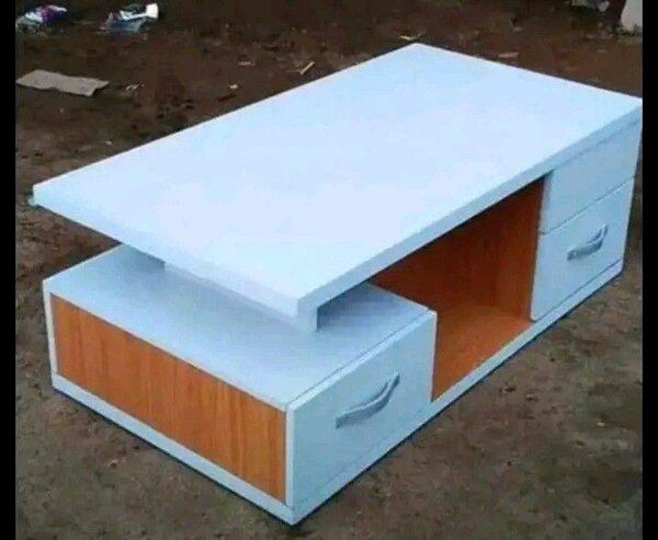 Table basse moderne bois
