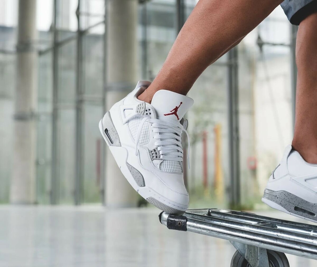 Air Jordan 4