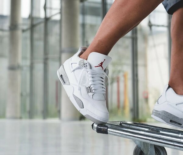 Air Jordan 4