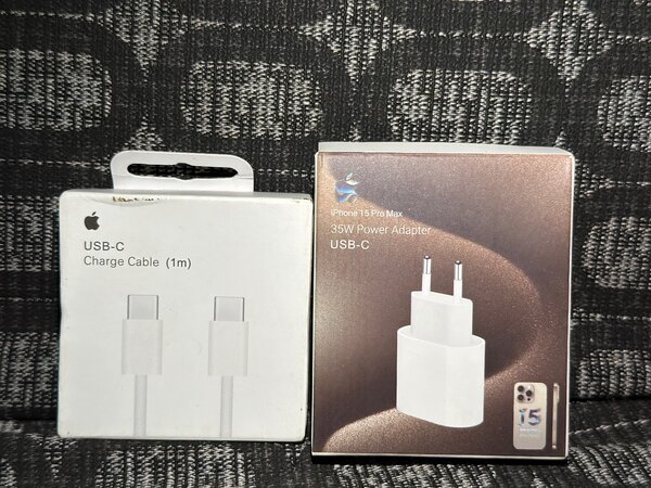 Chargeur original IPhone 15