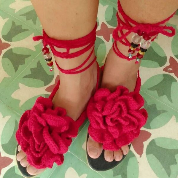 Sandales artisanales rouges