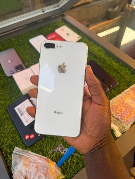 iPhone 8 Plus