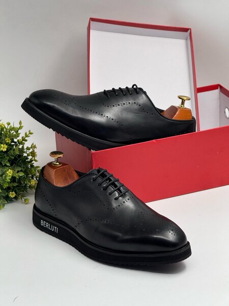 LOUIS VUITTON ALL BLACK