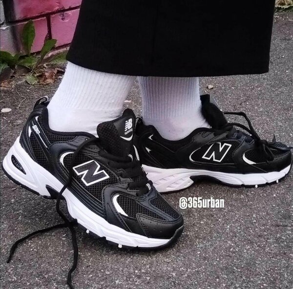 Baskets noires sport chic