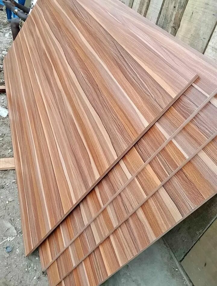 Panneaux en Bois Stratifié