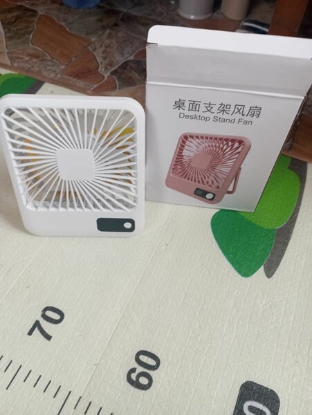 Selfie hands fan