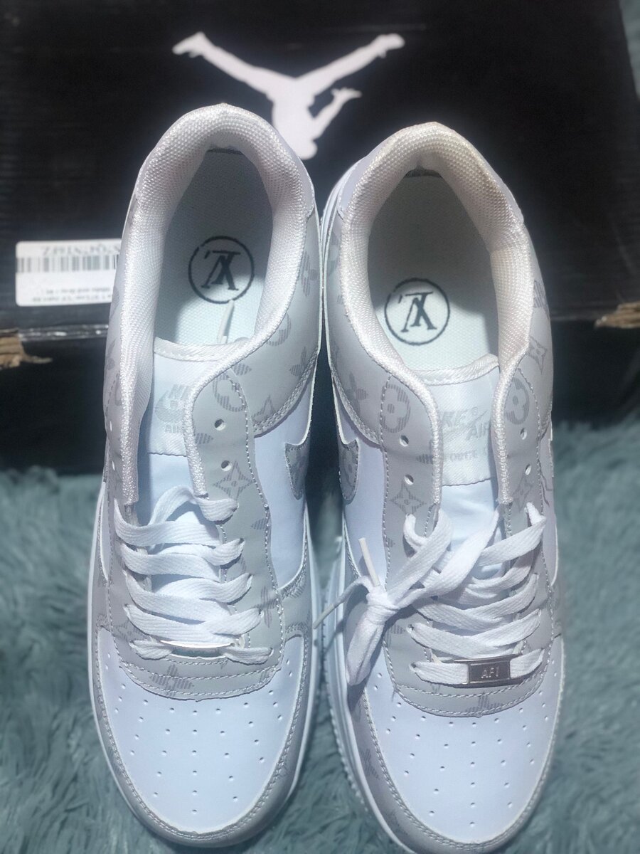 Men sneakers