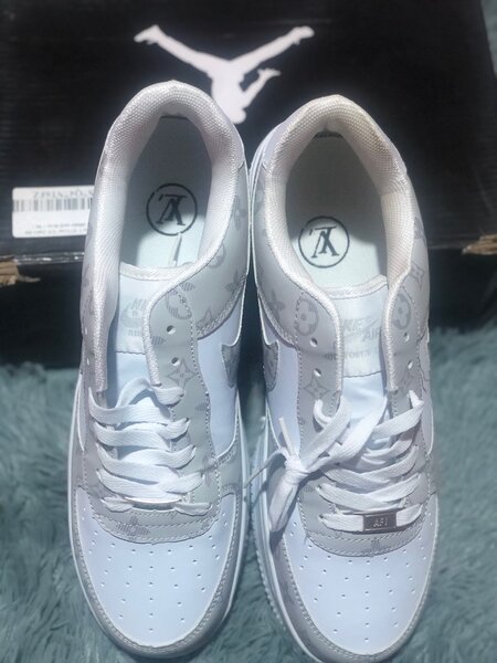 Men sneakers